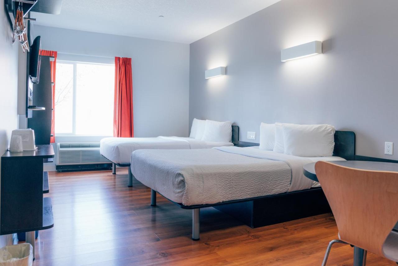 Motel 6 Еърдри Екстериор снимка