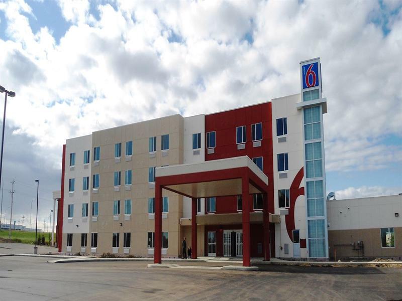 Motel 6 Еърдри Екстериор снимка